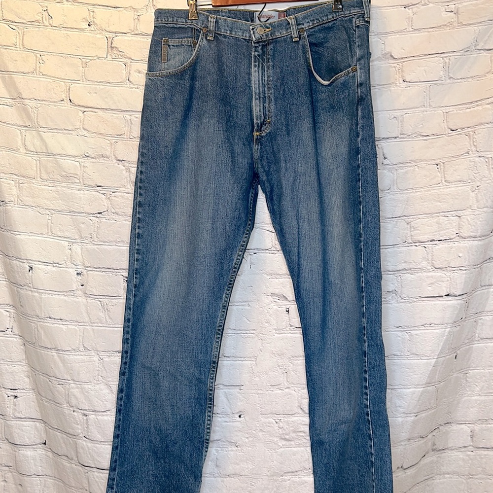 Wrangler Regular Fit Blue Jeans Size 38x32 Excellent Condition